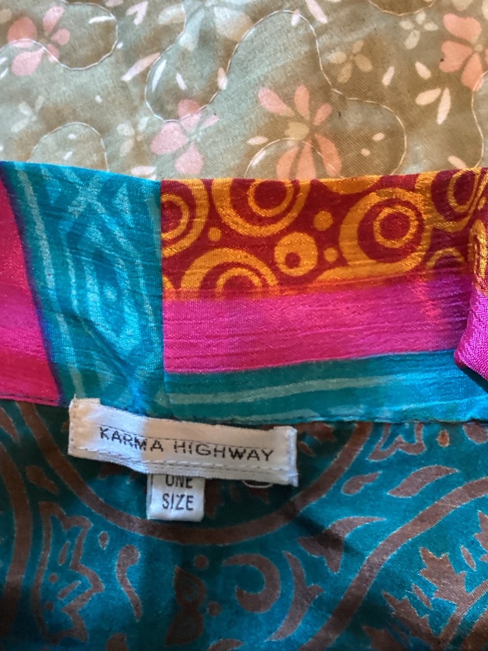 Karma Highway Robe OS - Picture 2 of 5